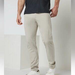 Vuori Aim Pant – Khaki Men’s 36 × 32 Performance Chino